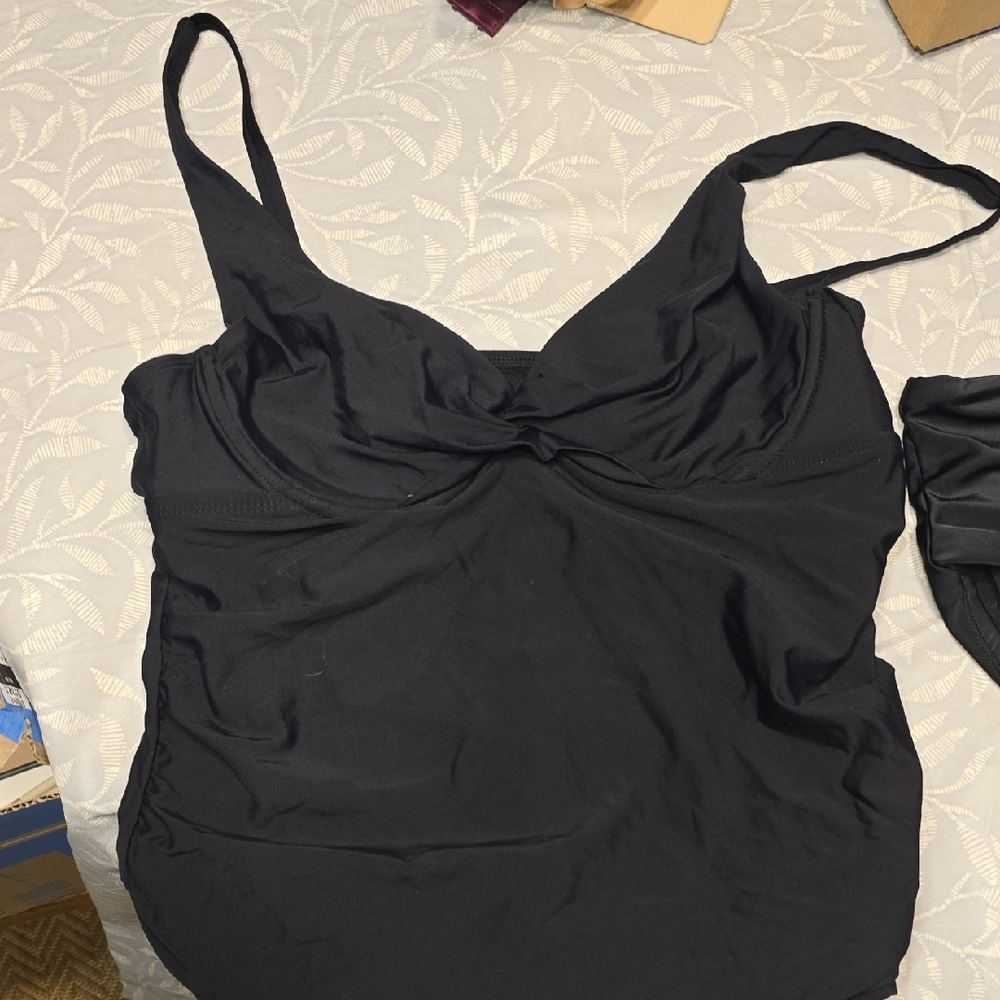 Time and Tru Elegant Black Camisole